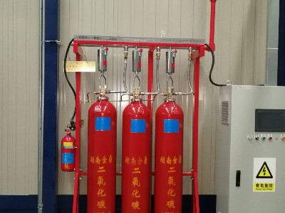 64年氣體滅火廠家告訴你，酒精倉庫起火可以用二氧化碳滅火設(shè)備滅火嗎